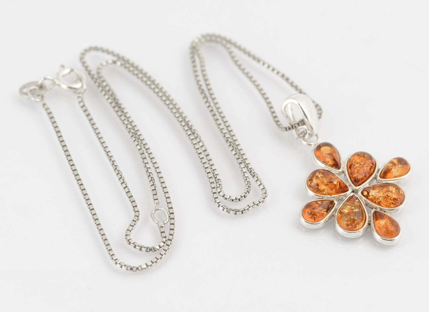 Vintage Sterling Silver & Natural Amber Pendant Necklace On Box Chain (C2702)