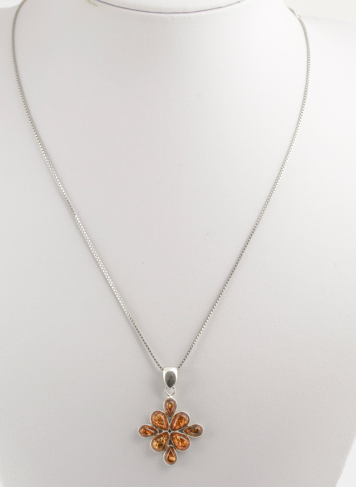 Vintage Sterling Silver & Natural Amber Pendant Necklace On Box Chain (C2702)