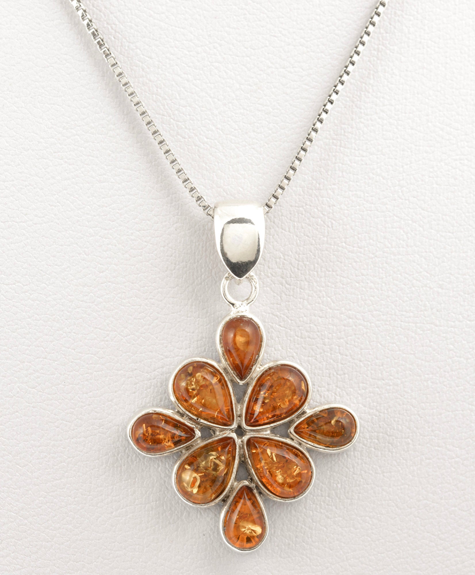 Vintage Sterling Silver & Natural Amber Pendant Necklace On Box Chain (C2702)