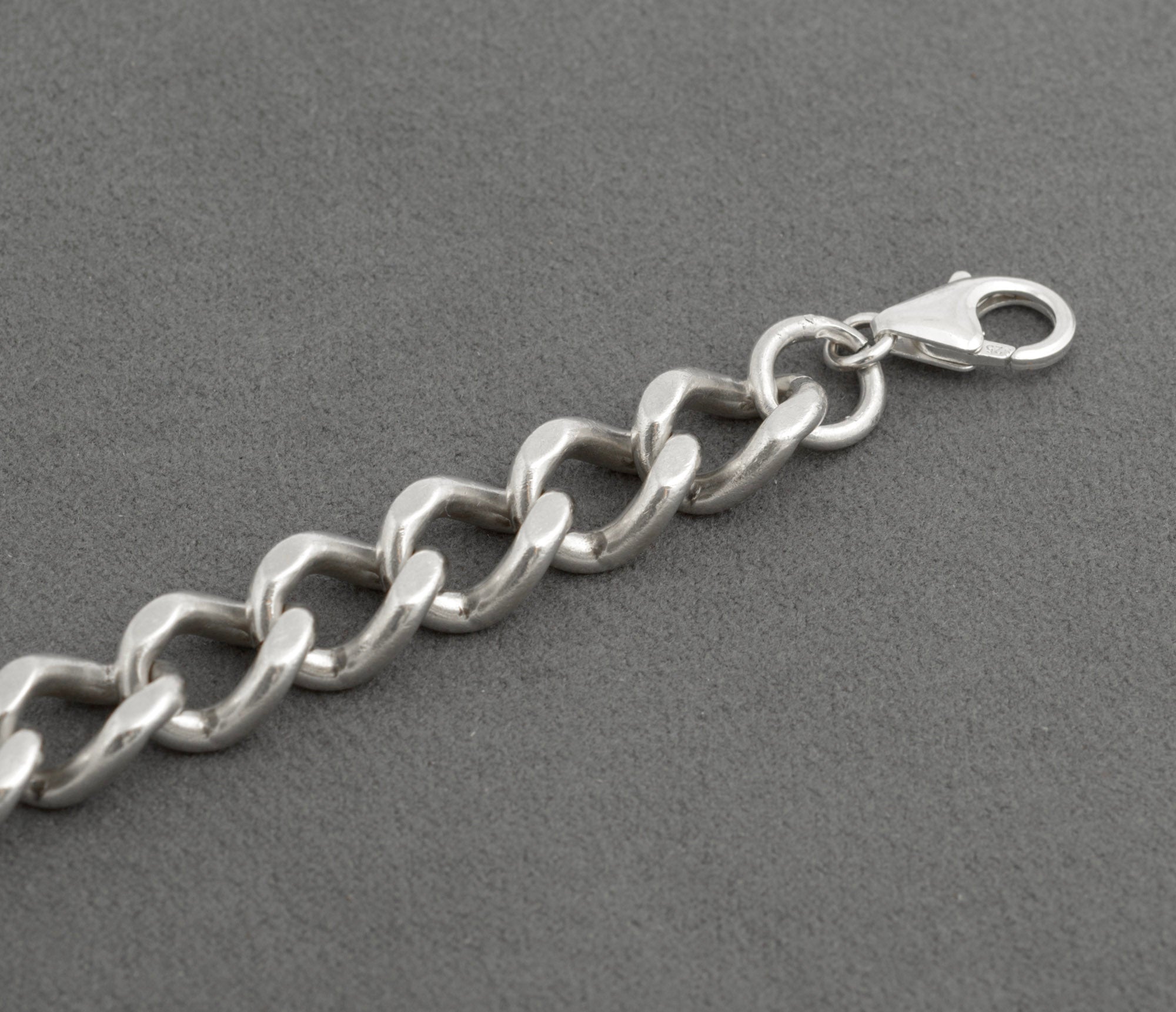 Vintage Extra Large Men's Sterling Silver Heavy Curb Link Identity ID Bracelet (C2708)