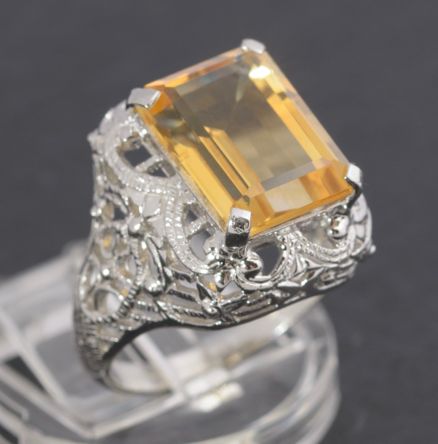 9ct White Gold & Emerald Cut Citrine Fancy Ladies Dress Ring UK Size N1/2 (C2711)