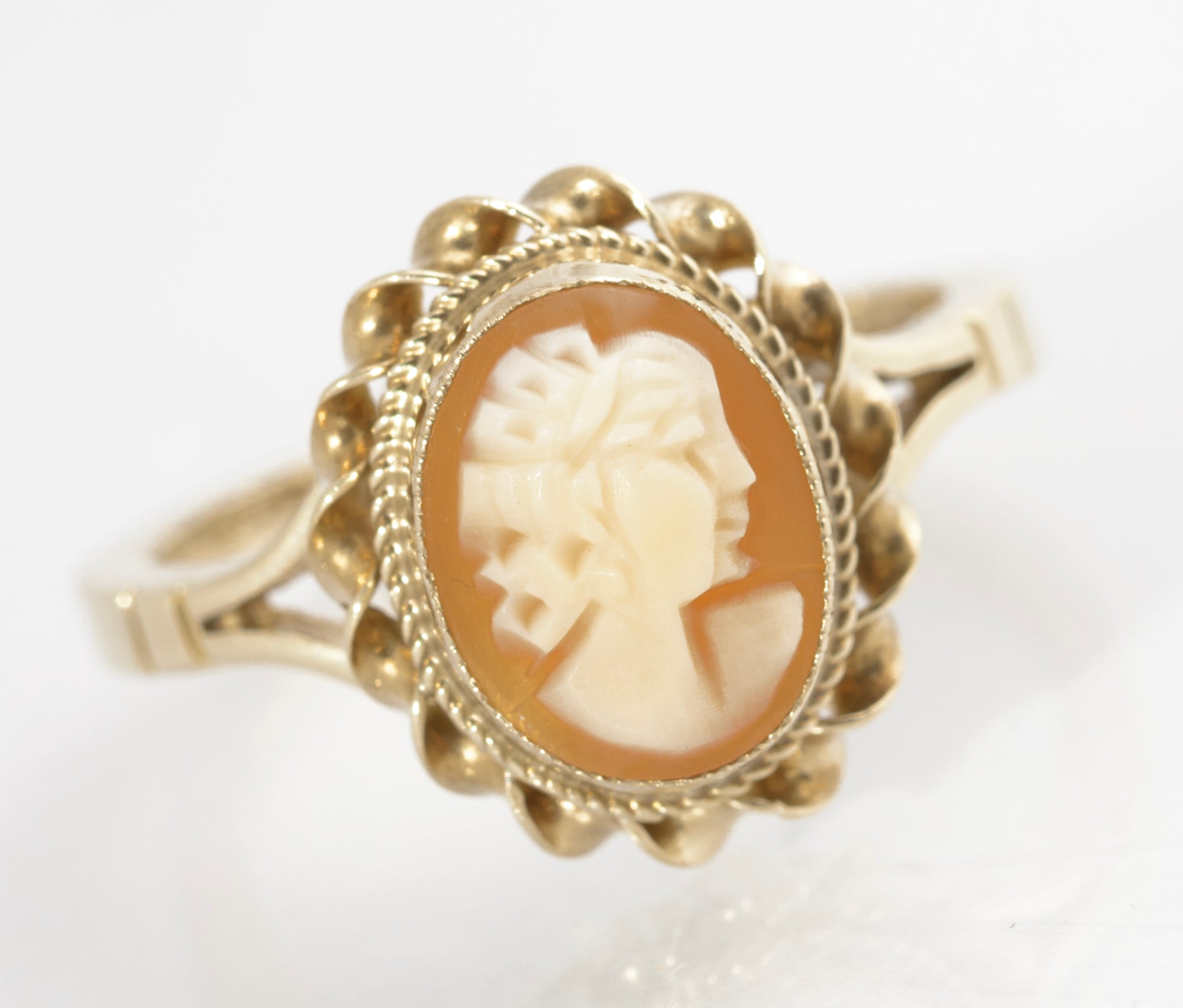 Vintage 9ct Gold Portrait Shell Cameo Ring 1970's Hallmark UK Ladies Size N (C2713)