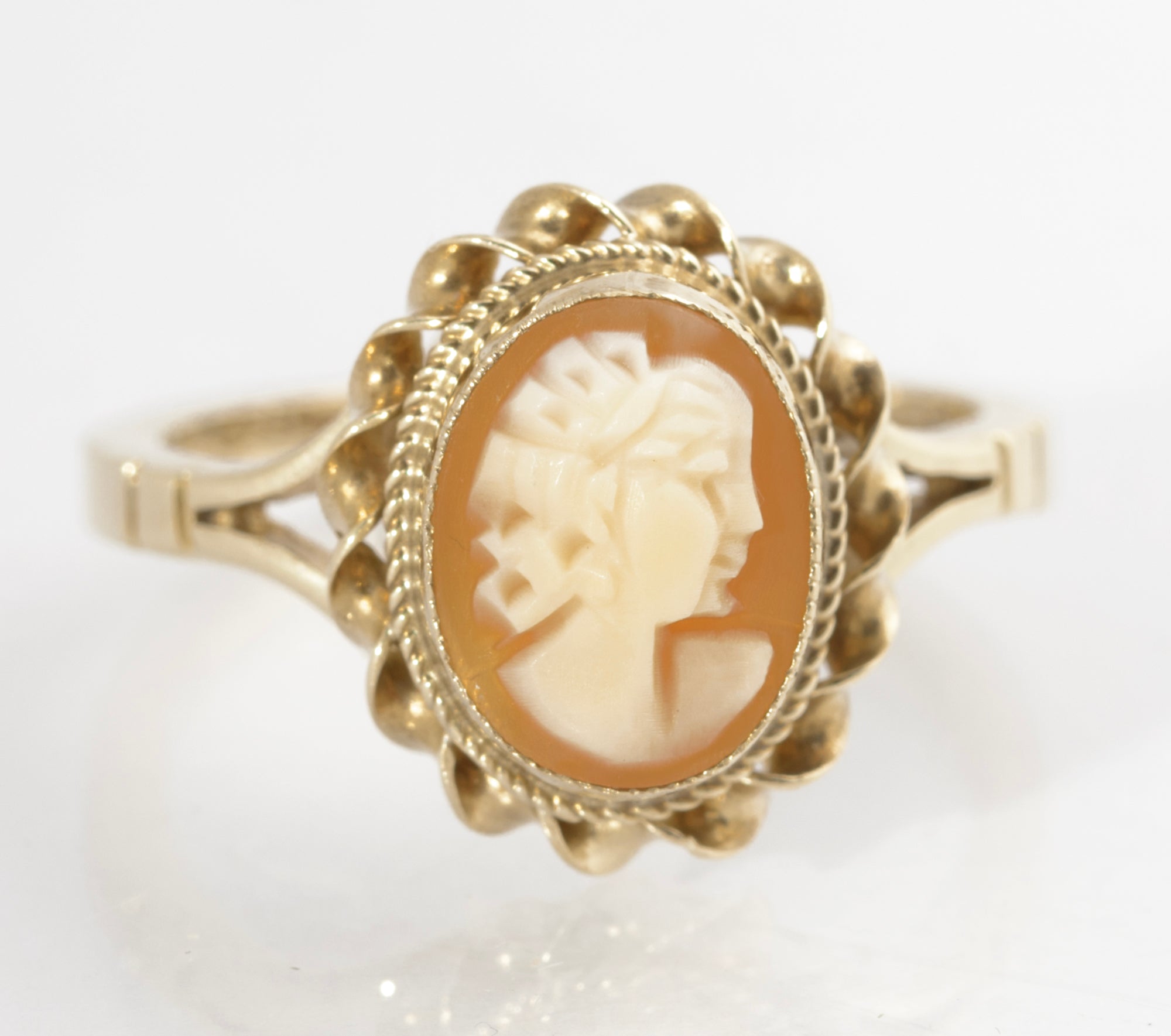 Vintage 9ct Gold Portrait Shell Cameo Ring 1970's Hallmark UK Ladies Size N (C2713)