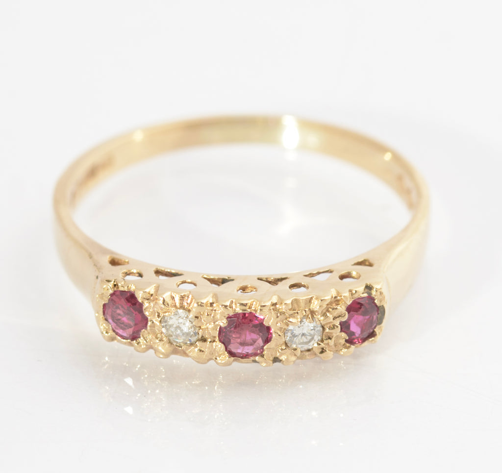 Vintage 9ct Gold Ring With Natural Diamond & Ruby 5 Gem Line UK Size N1/2 (C2715)