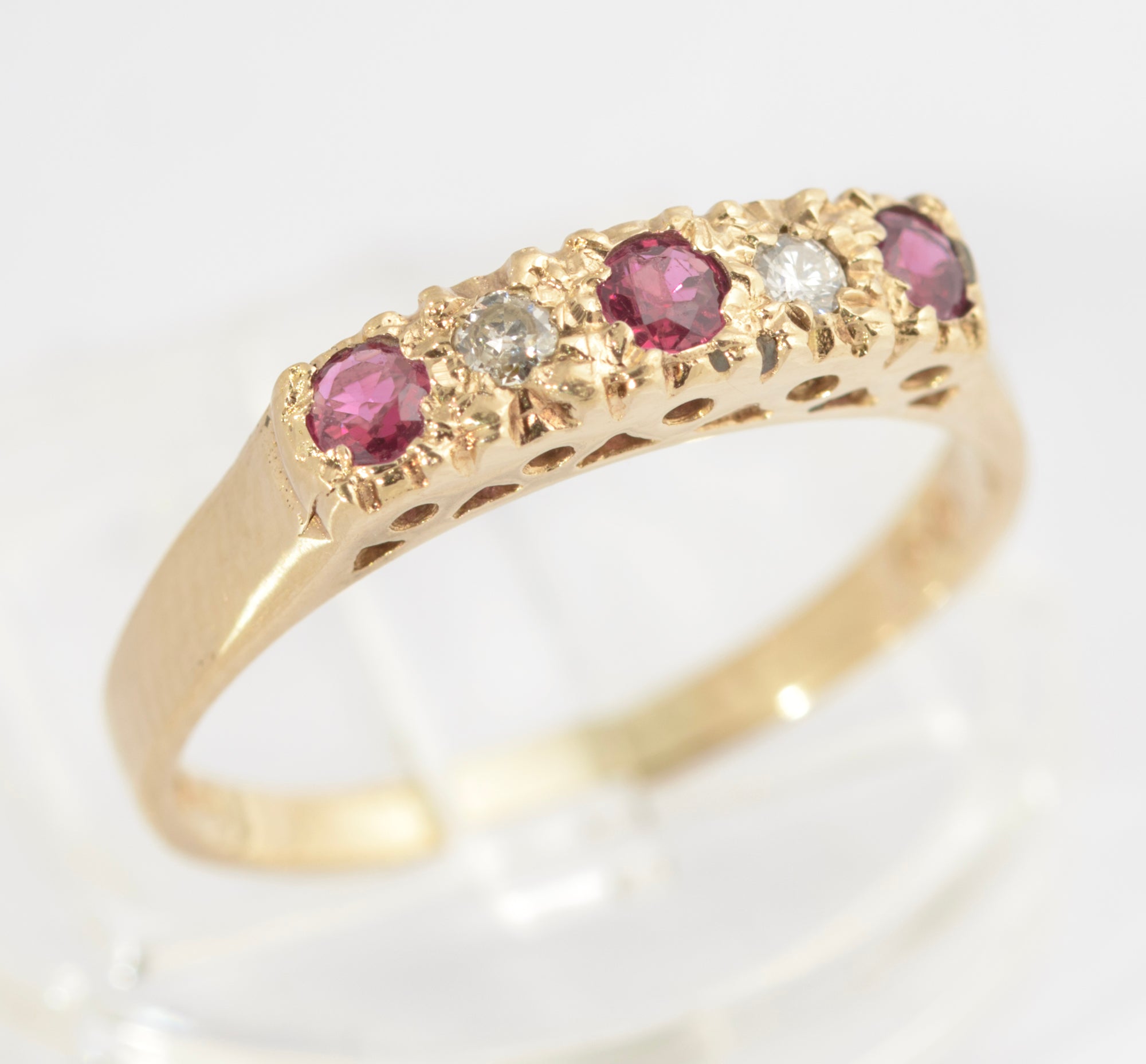 Vintage 9ct Gold Ring With Natural Diamond & Ruby 5 Gem Line UK Size N1/2 (C2715)