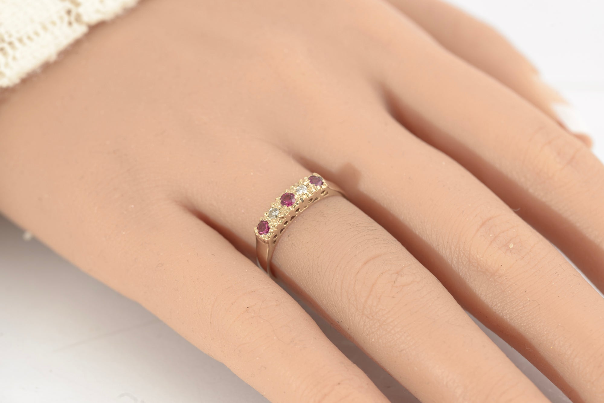 Vintage 9ct Gold Ring With Natural Diamond & Ruby 5 Gem Line UK Size N1/2 (C2715)
