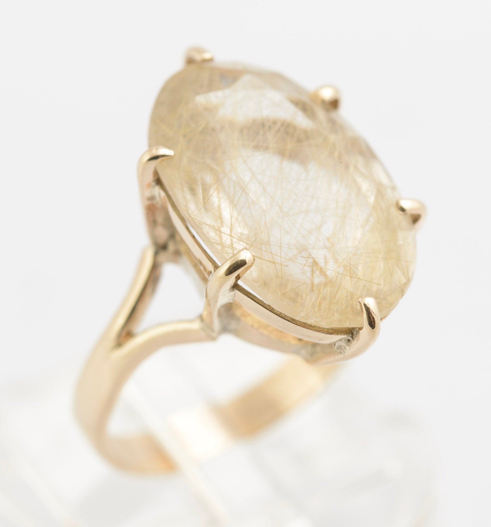 Vintage 9ct Gold Ring With Venus Hair Pale Lemon Citrine Gem Handmade c.1980's (C2723)