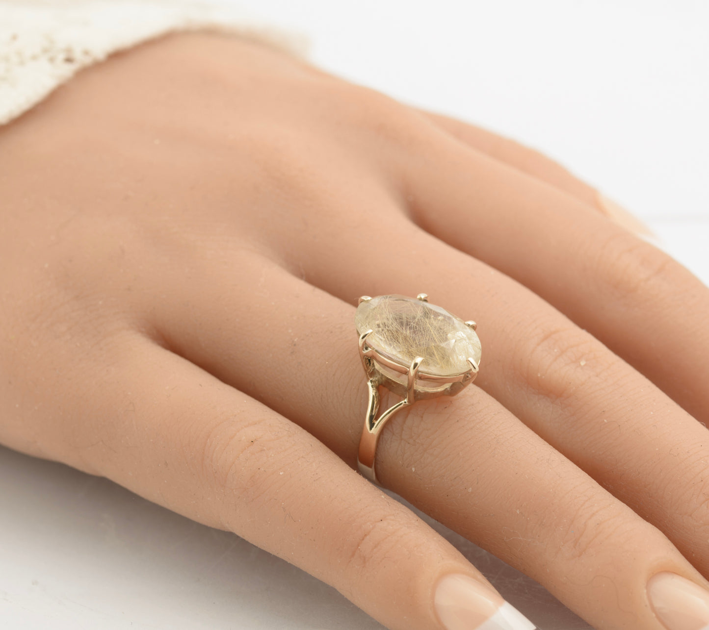 Vintage 9ct Gold Ring With Venus Hair Pale Lemon Citrine Gem Handmade c.1980's (C2723)