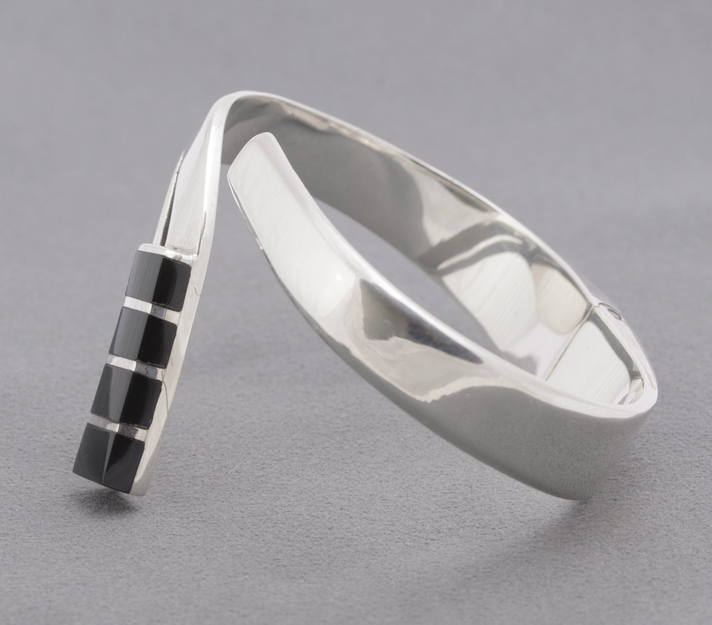 Vintage Mexican Sterling Silver & Black Onyx Bangle Art Deco Design Hallmarked (C2728)