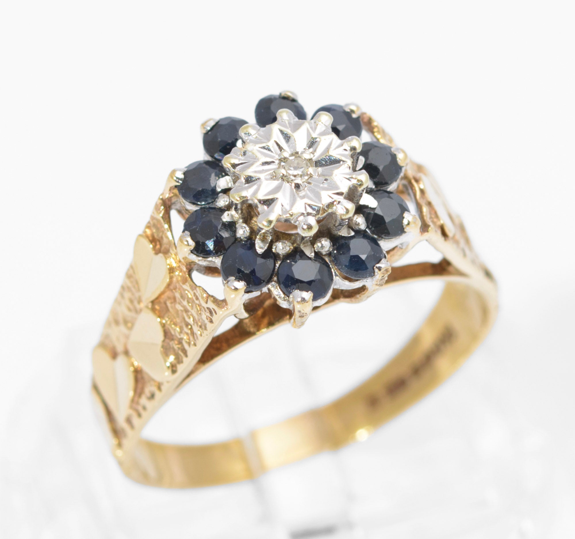 Vintage 9ct Gold Natural Sapphire & Diamond Ring Heart Shaped Shoulders Size P (C2730)