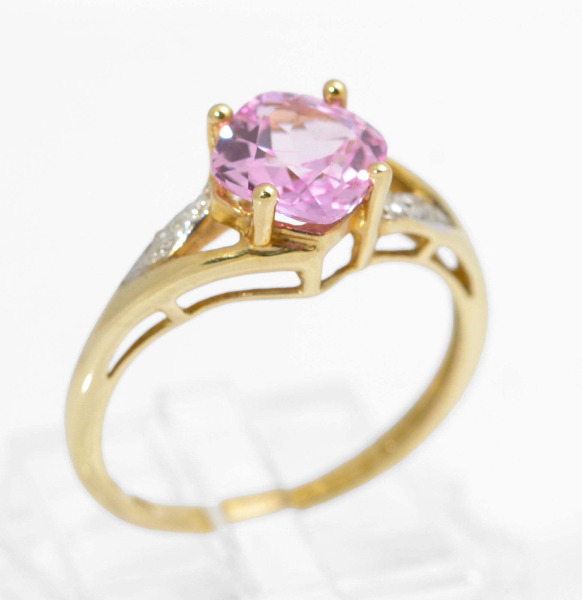 10K Gold Ring With 1.4 Carat Square Cushion Cut Pink Sapphire & Diamond Shoulders (C2734)
