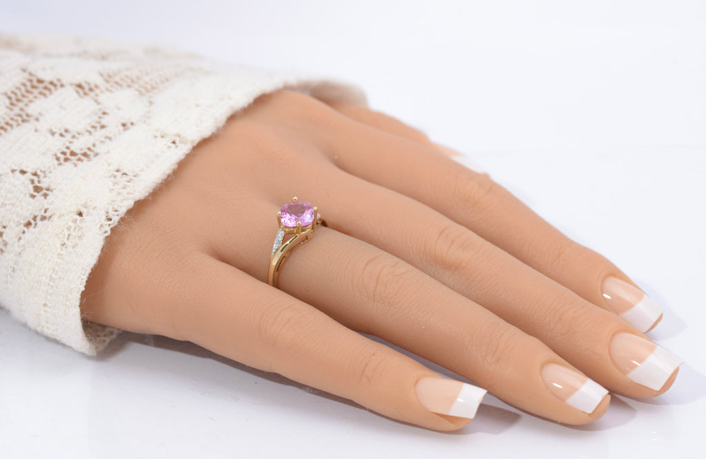 10K Gold Ring With 1.4 Carat Square Cushion Cut Pink Sapphire & Diamond Shoulders (C2734)