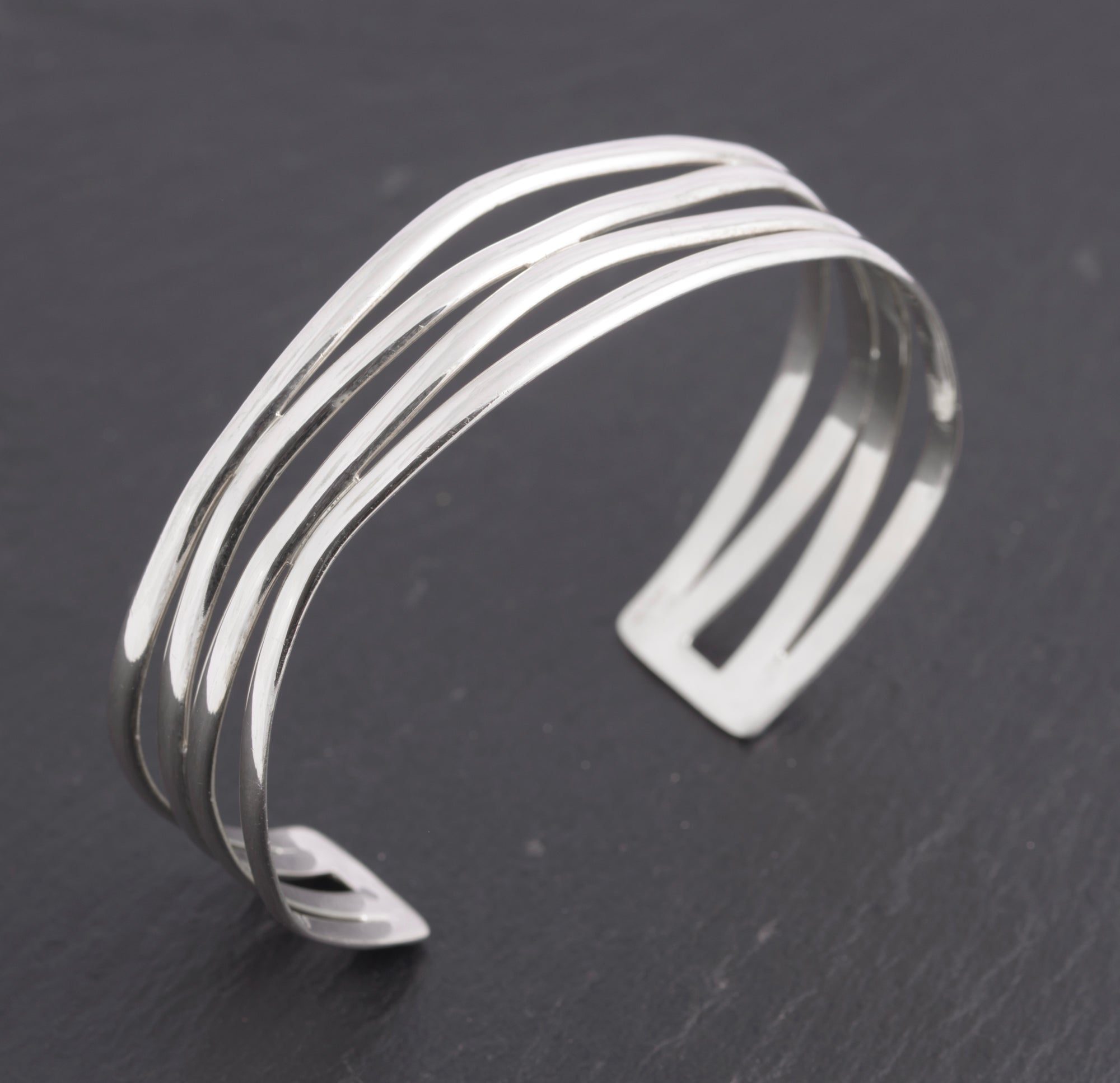 Vintage Sterling Silver Handmade Mexican Wave Form Bangle Bracelet (C2746)