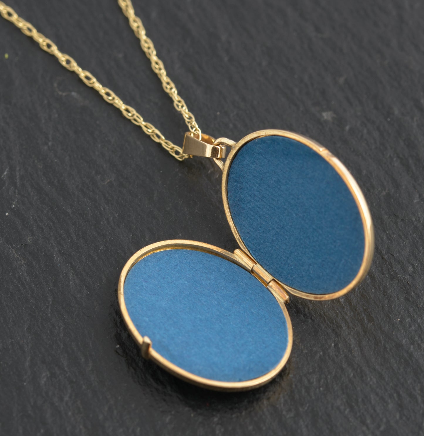 Vintage 9ct Gold Photo Locket Pendant & Chain Necklace Hallmarked 1988 (C2748)