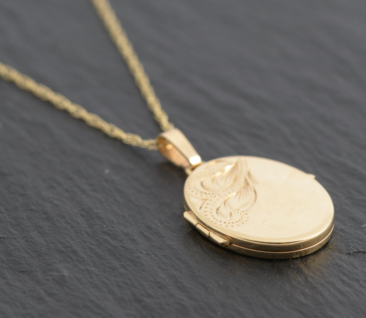 Vintage 9ct Gold Photo Locket Pendant & Chain Necklace Hallmarked 1988 (C2748)