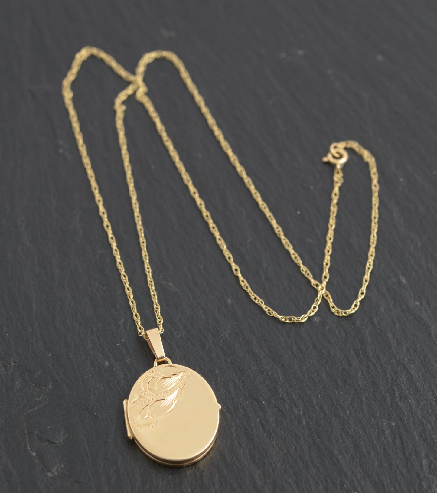 Vintage 9ct Gold Photo Locket Pendant & Chain Necklace Hallmarked 1988 (C2748)