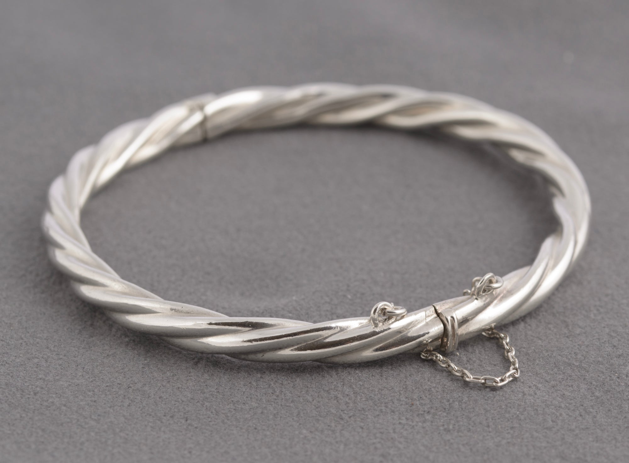 Vintage Sterling Silver Hinged Bangle Barley Sugar Twist Design c.1980's (C2756)