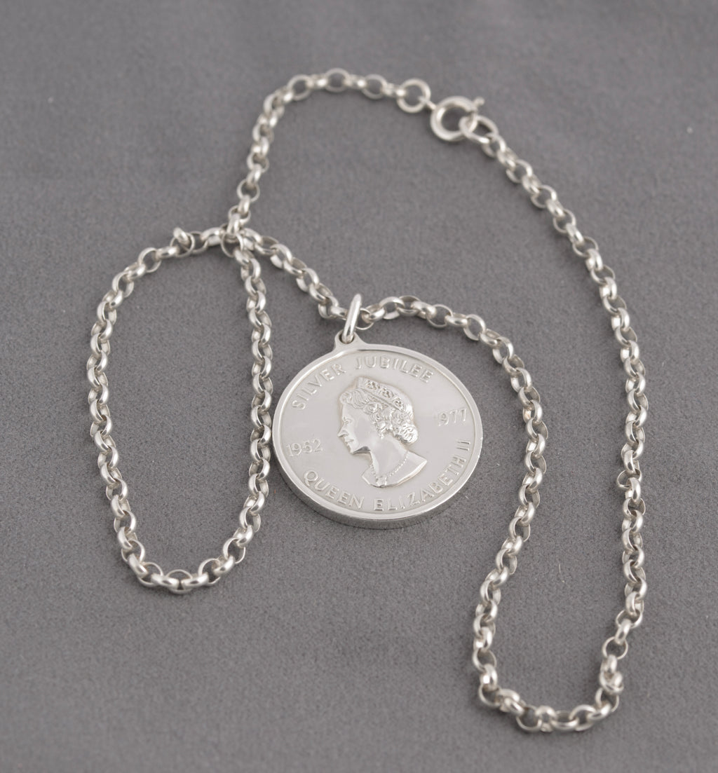 Vintage Sterling Silver 1977 Jubilee Ingot Pendant Necklace Double Sided (C2757)