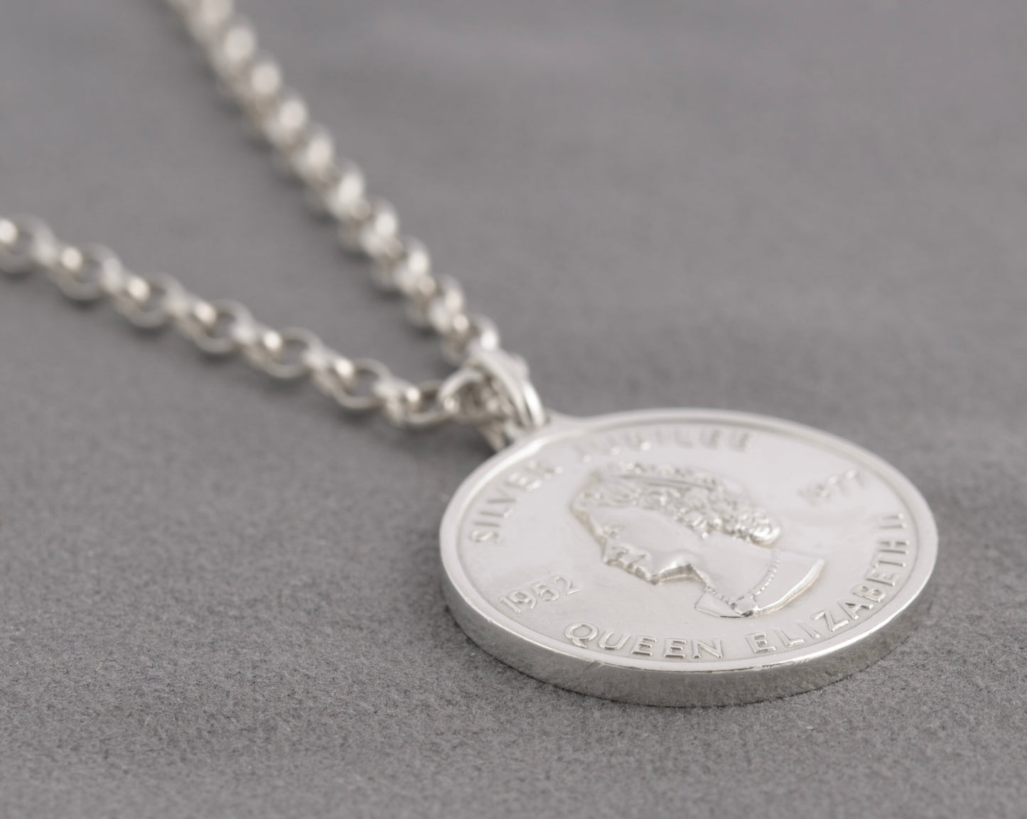 Vintage Sterling Silver 1977 Jubilee Ingot Pendant Necklace Double Sided (C2757)