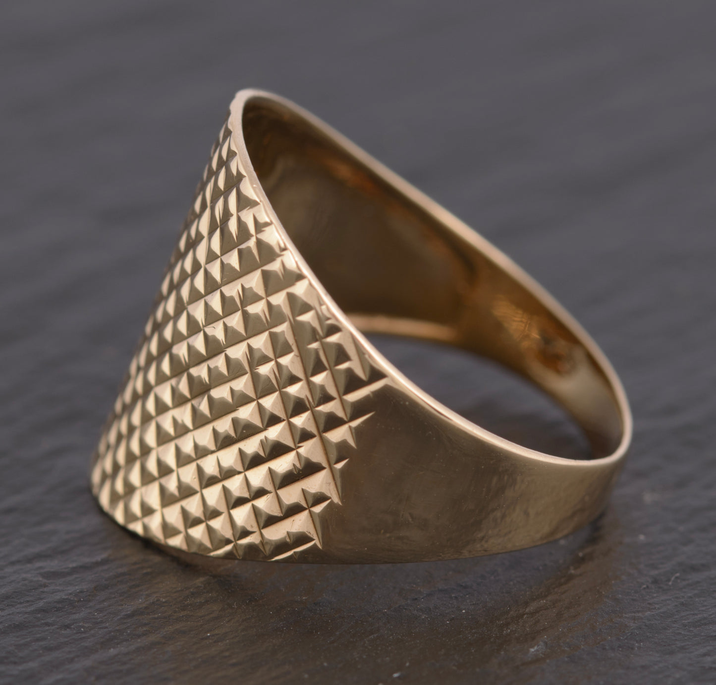 Vintage 9ct 375 Yellow Gold Wide Top Ring Diamond Cut Size T1/2 Unisex (C2769)