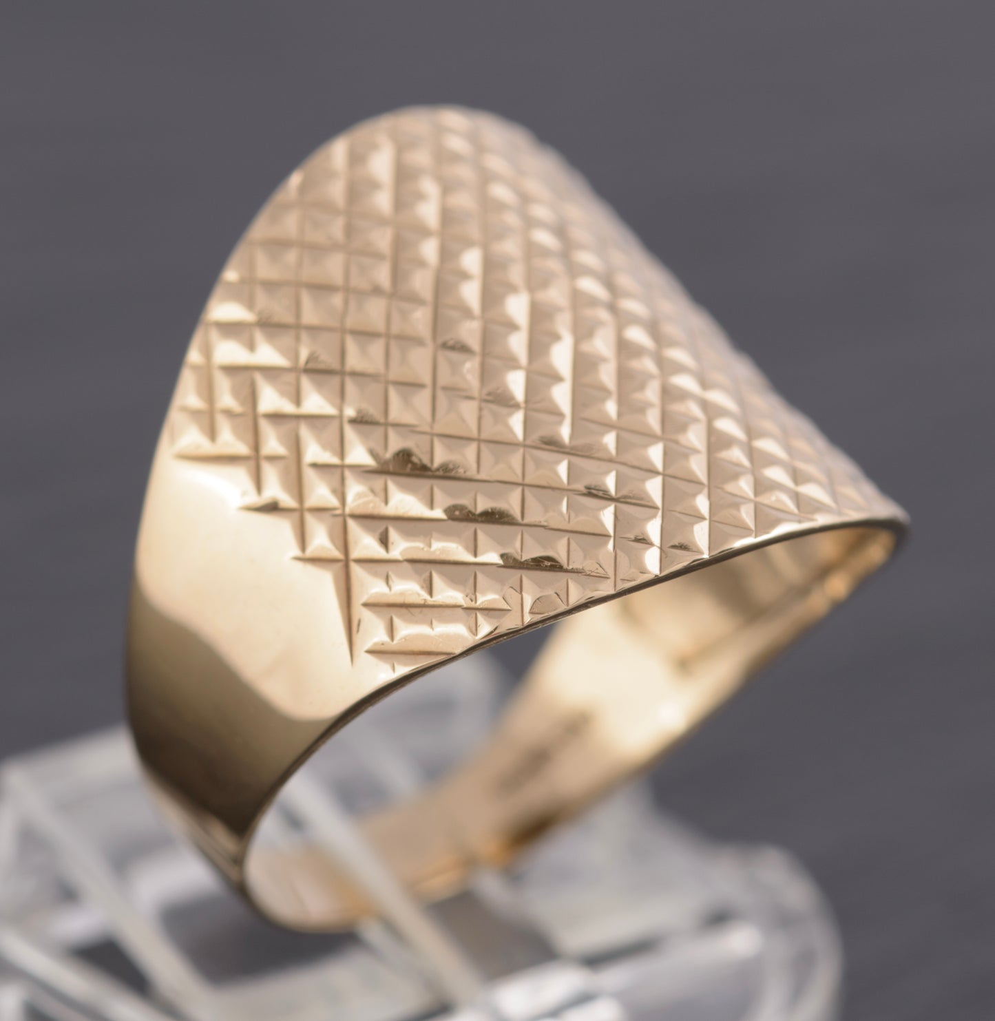 Vintage 9ct 375 Yellow Gold Wide Top Ring Diamond Cut Size T1/2 Unisex (C2769)