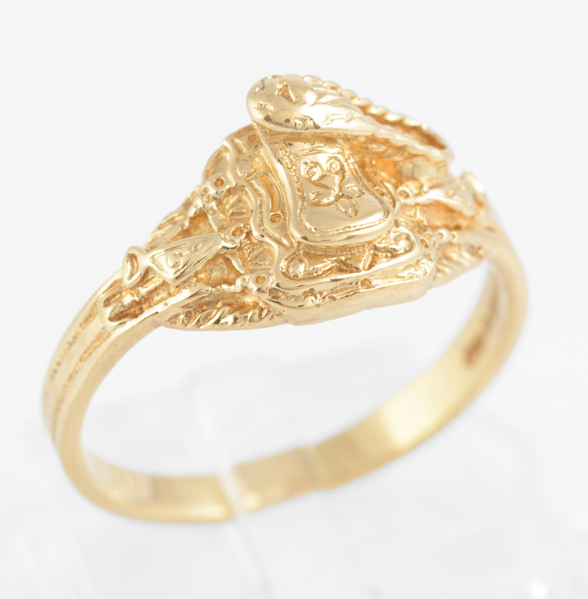 Vintage Solid 9ct Gold Saddle Top Ring Hallmarked 1987 UK Size P (C2770)