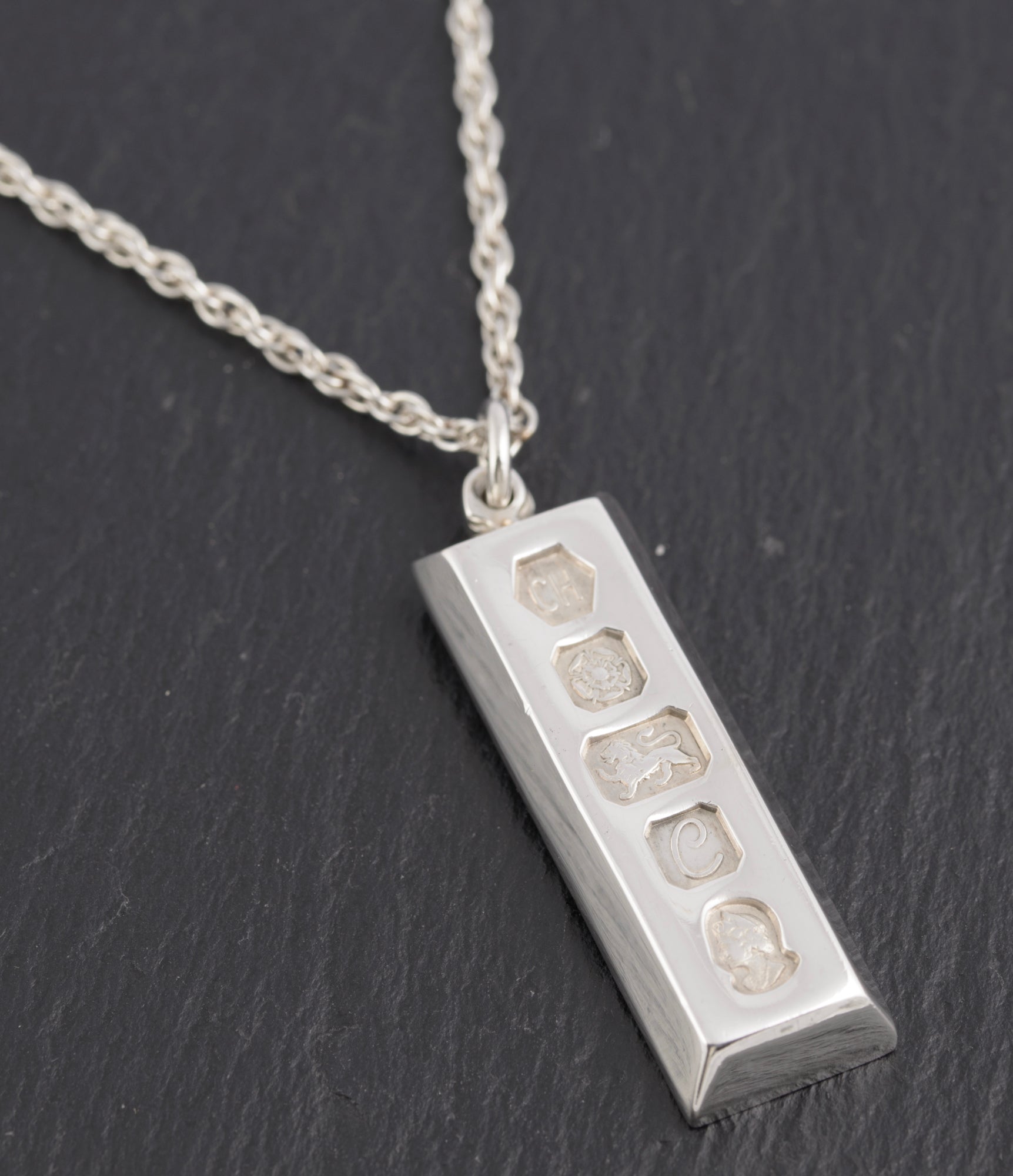 Vintage Sterling Silver Heavy Bullion Ingot Pendant Necklace 1977 Jubilee (C2776)