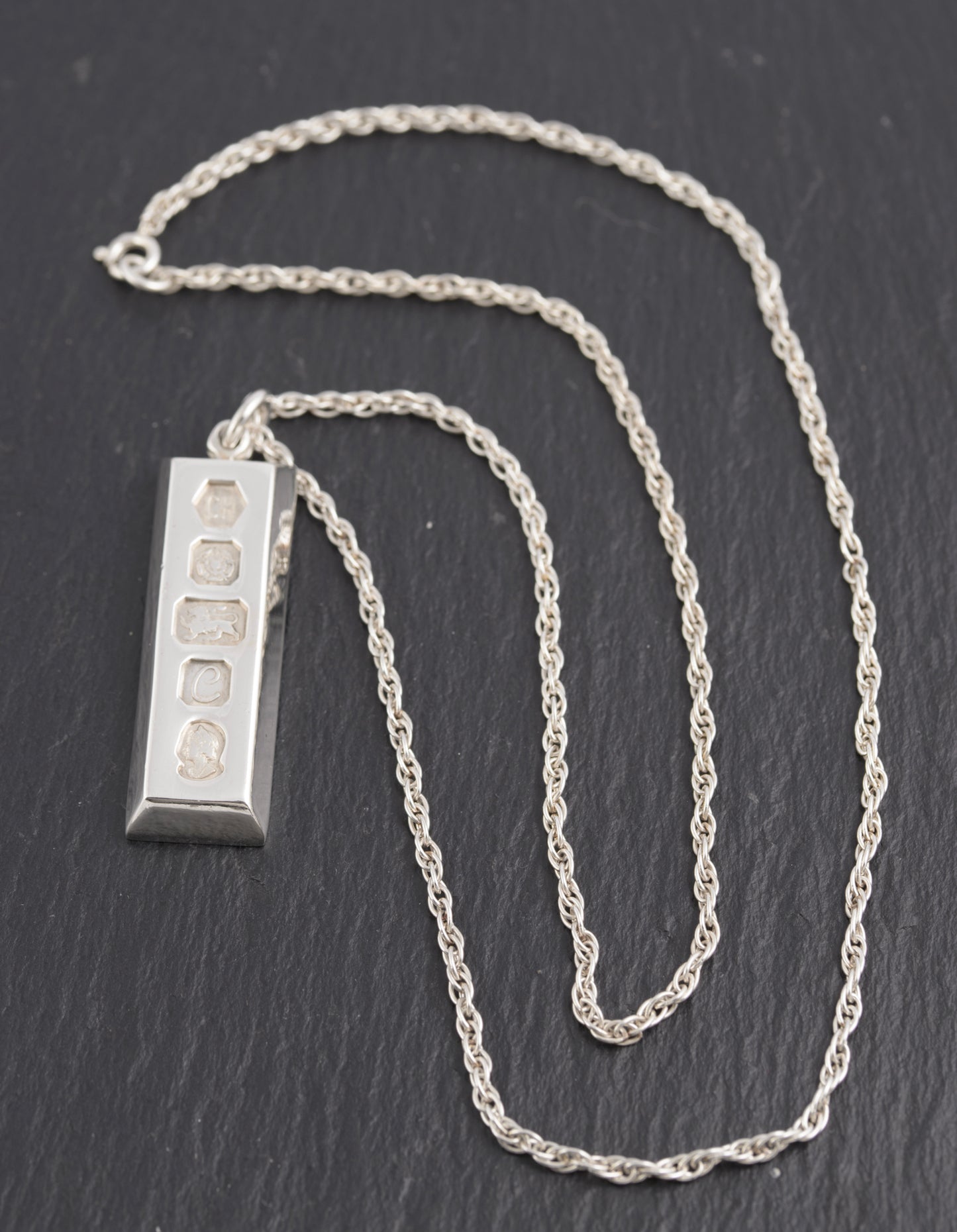 Vintage Sterling Silver Heavy Bullion Ingot Pendant Necklace 1977 Jubilee (C2776)