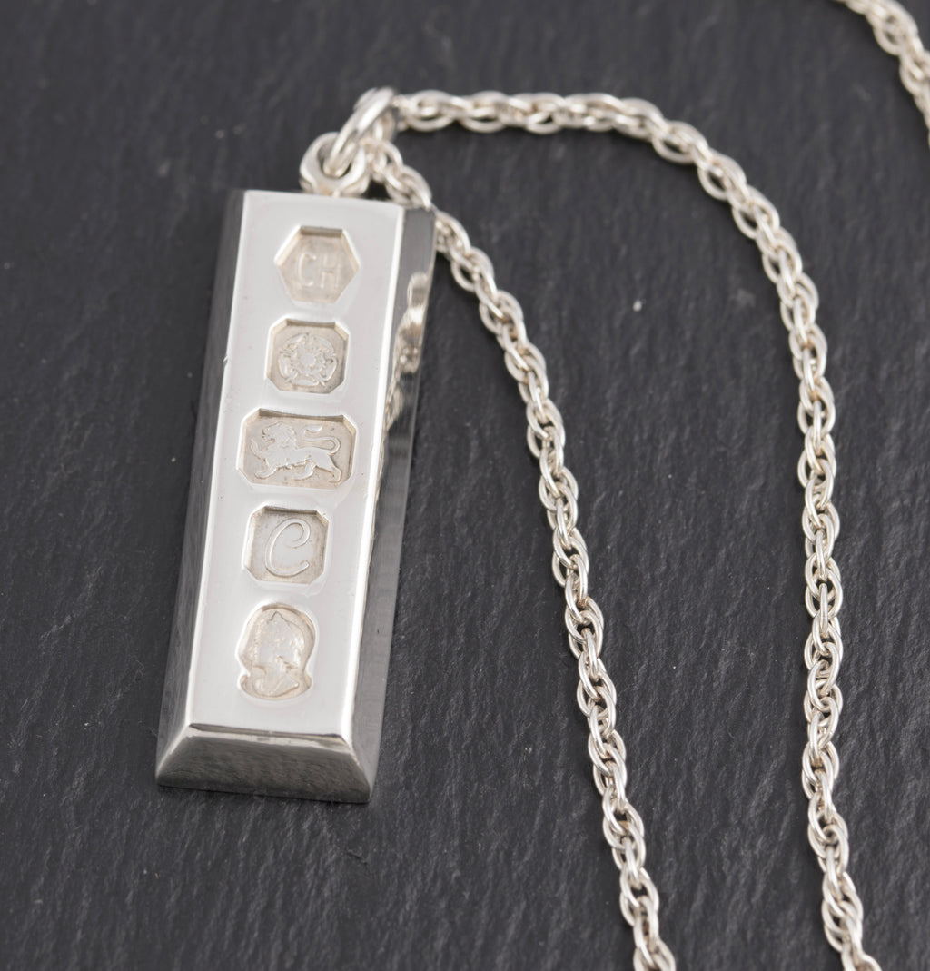 Vintage Sterling Silver Heavy Bullion Ingot Pendant Necklace 1977 Jubilee (C2776)