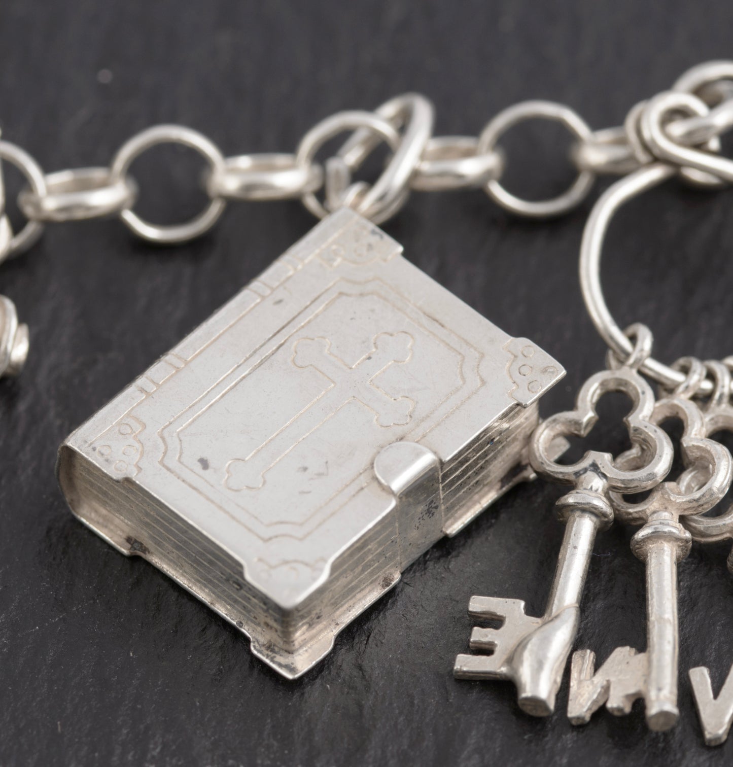 Vintage Sterling Silver Traditional Charm Bracelet 1970's - 8 Charms (C2777)