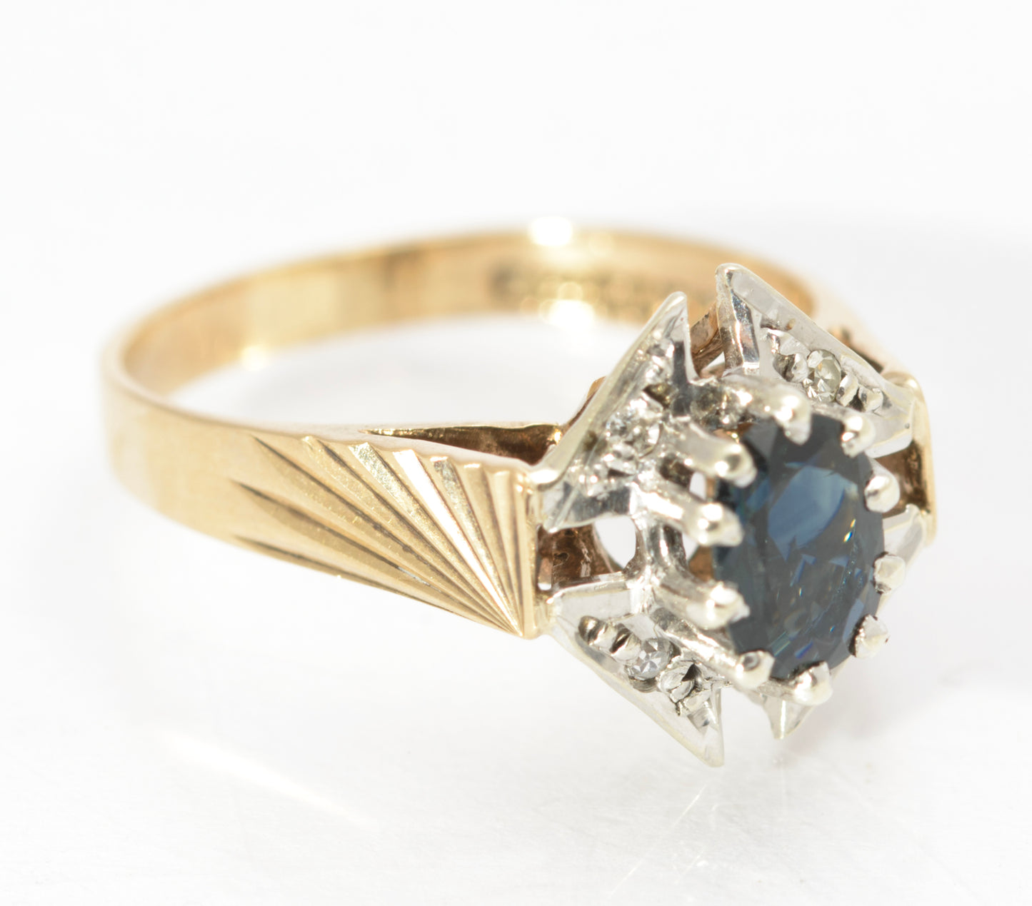 Vintage 9ct Gold Natural Sapphire & Diamond Shield Head Ring 1970's Size L1/2 (C2796)
