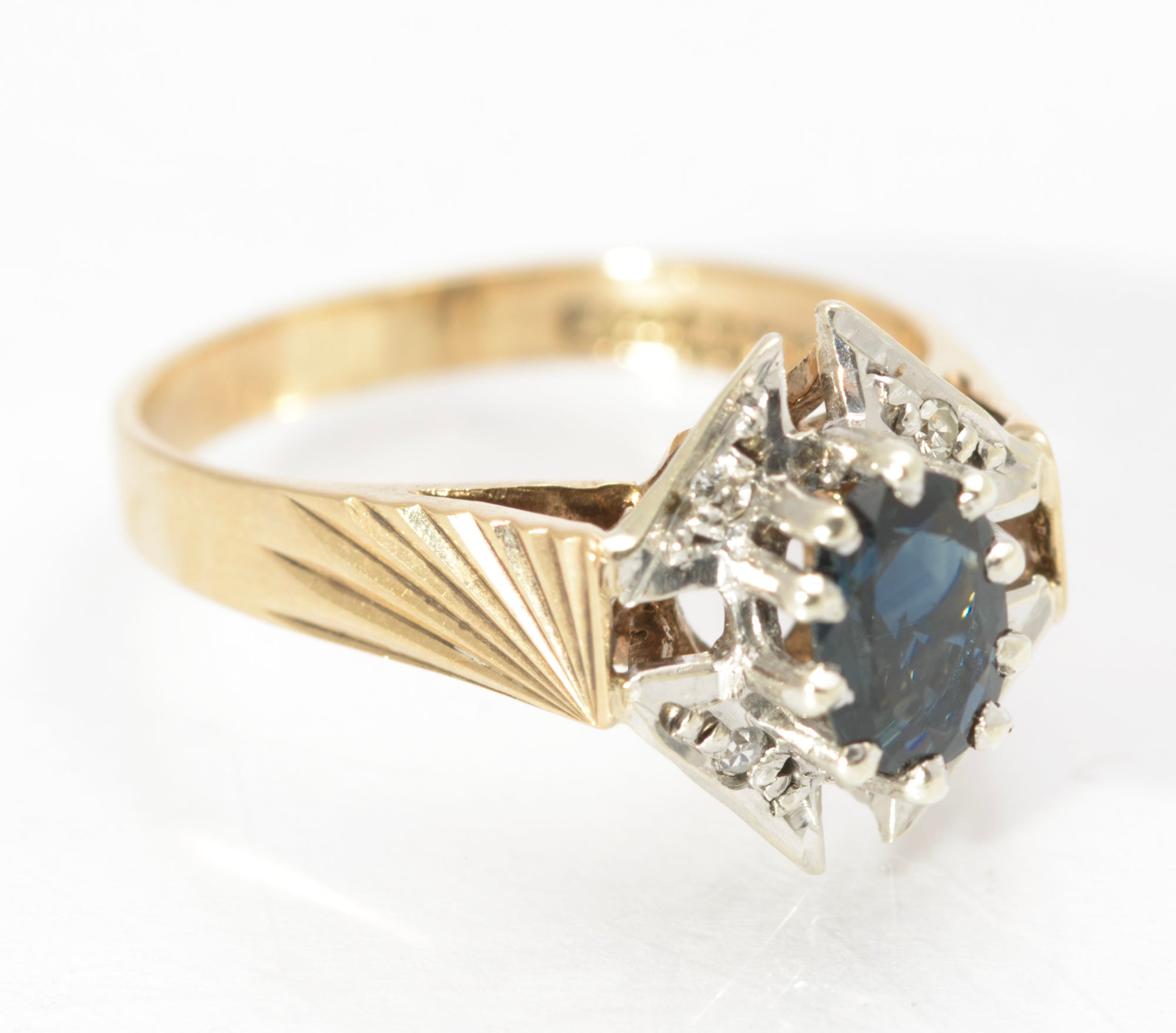 Vintage 9ct Gold Natural Sapphire & Diamond Shield Head Ring 1970's UK Size L1/2 (C2796)