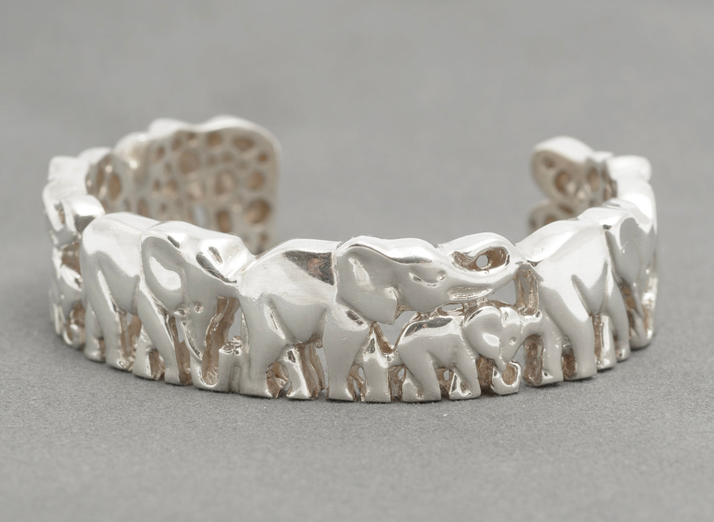 Suarti Sterling Silver Heavy & Chunky Elephant Cuff Bangle Hallmarked 2003 (C2811)
