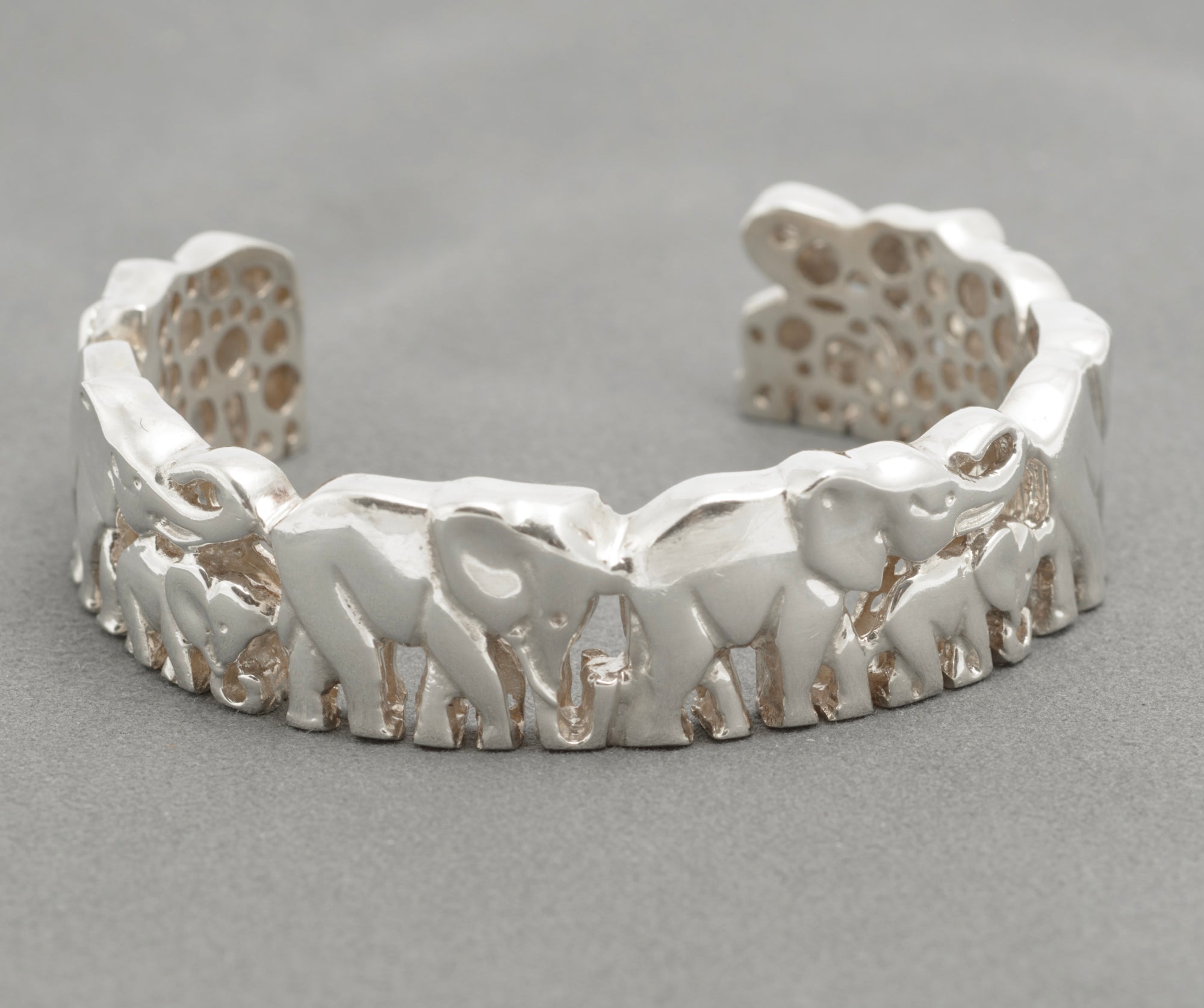 Suarti Sterling Silver Heavy & Chunky Elephant Cuff Bangle Hallmarked 2003 (C2811)