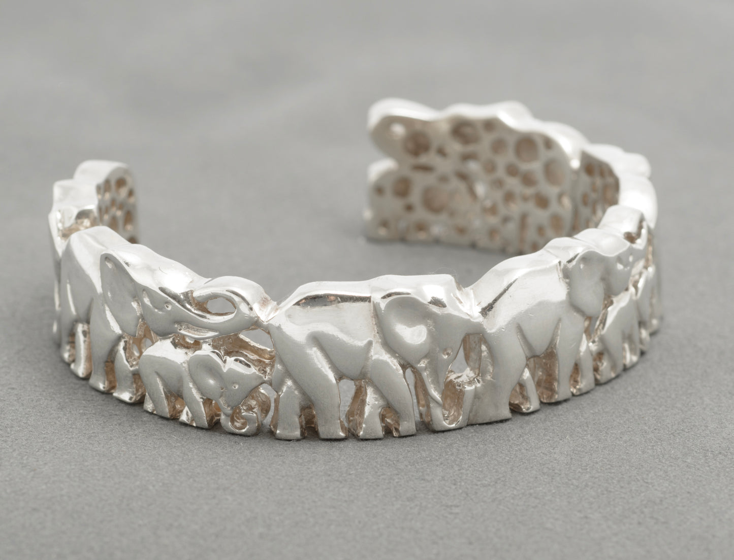 Suarti Sterling Silver Heavy & Chunky Elephant Cuff Bangle Hallmarked 2003 (C2811)