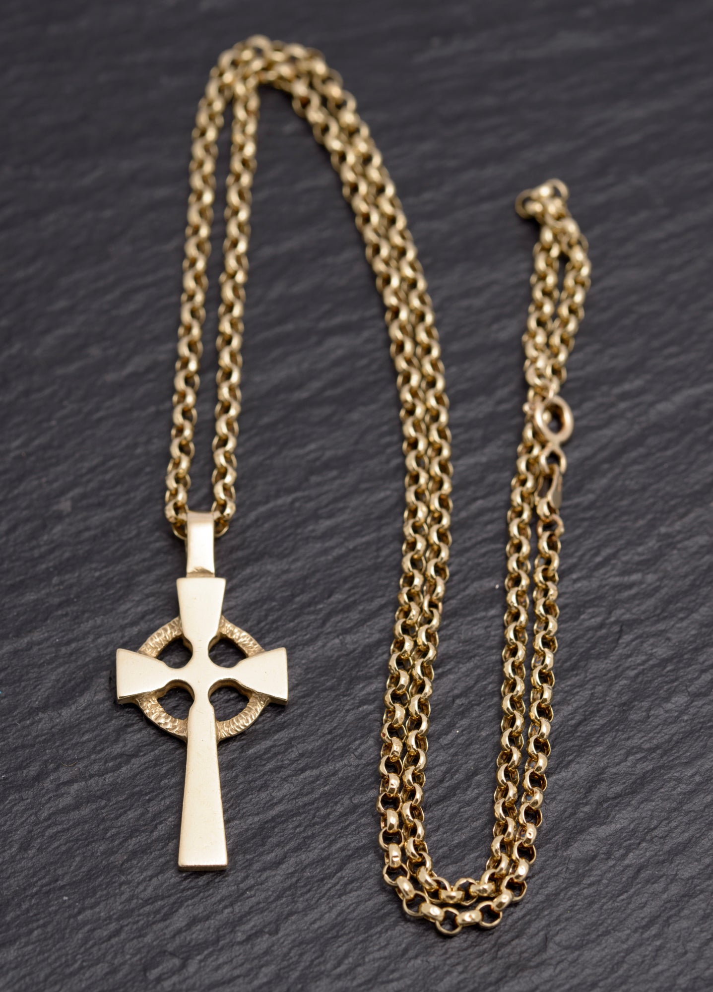 Vintage 9ct Gold Ola Gorie St Peters Celtic Cross Pendant & Chain Necklace (C2821)