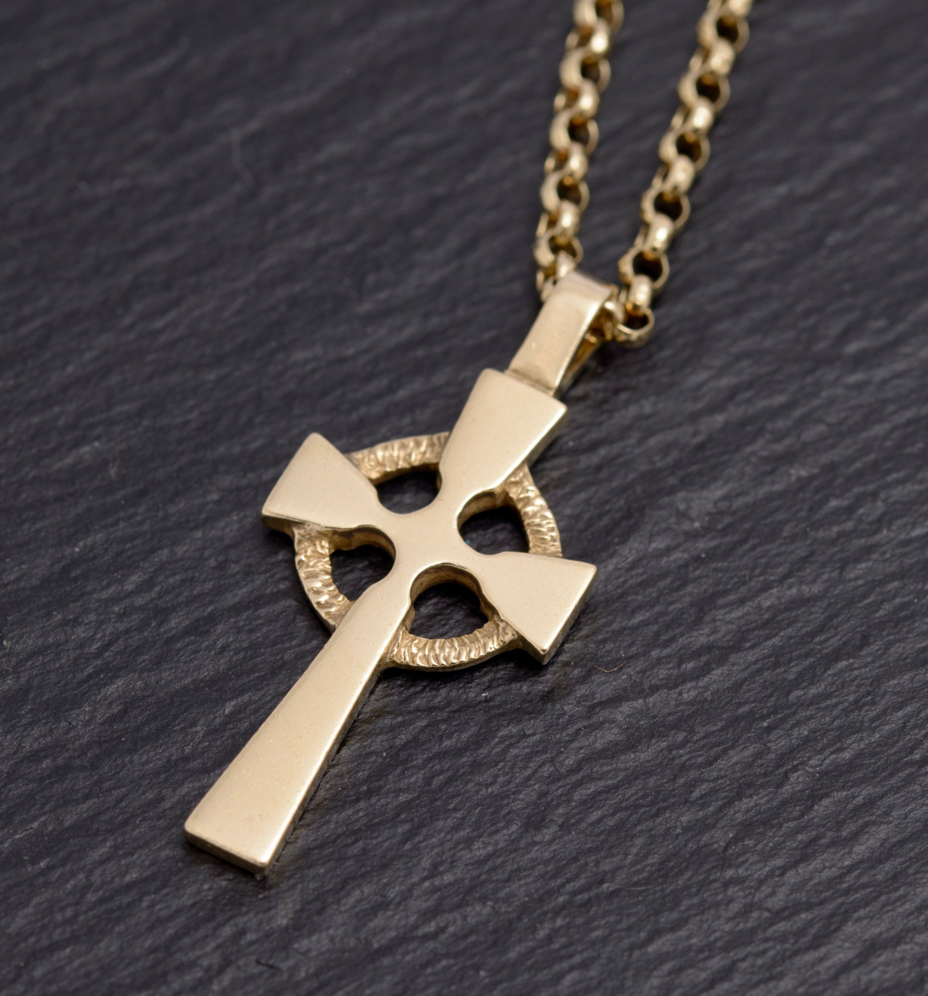 Vintage 9ct Gold Ola Gorie St Peters Celtic Cross Pendant & Chain Necklace (C2821)