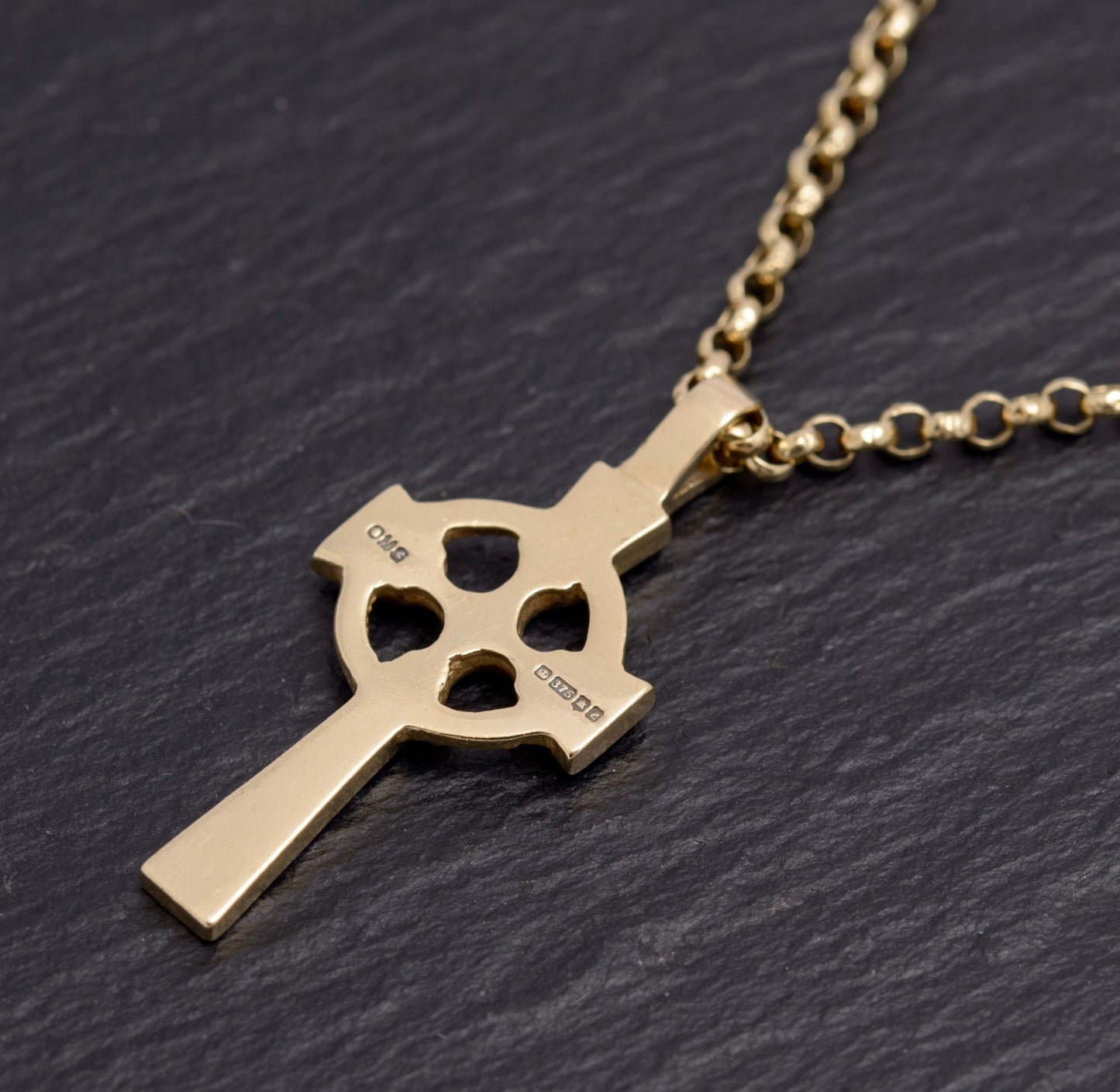 Vintage 9ct Gold Ola Gorie St Peters Celtic Cross Pendant & Chain Necklace (C2821)