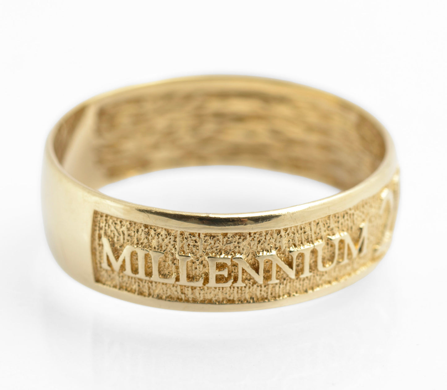 9ct Gold Millennium 2000 Celebration Band Ring London Hallmark Size R1/2 (C2824)