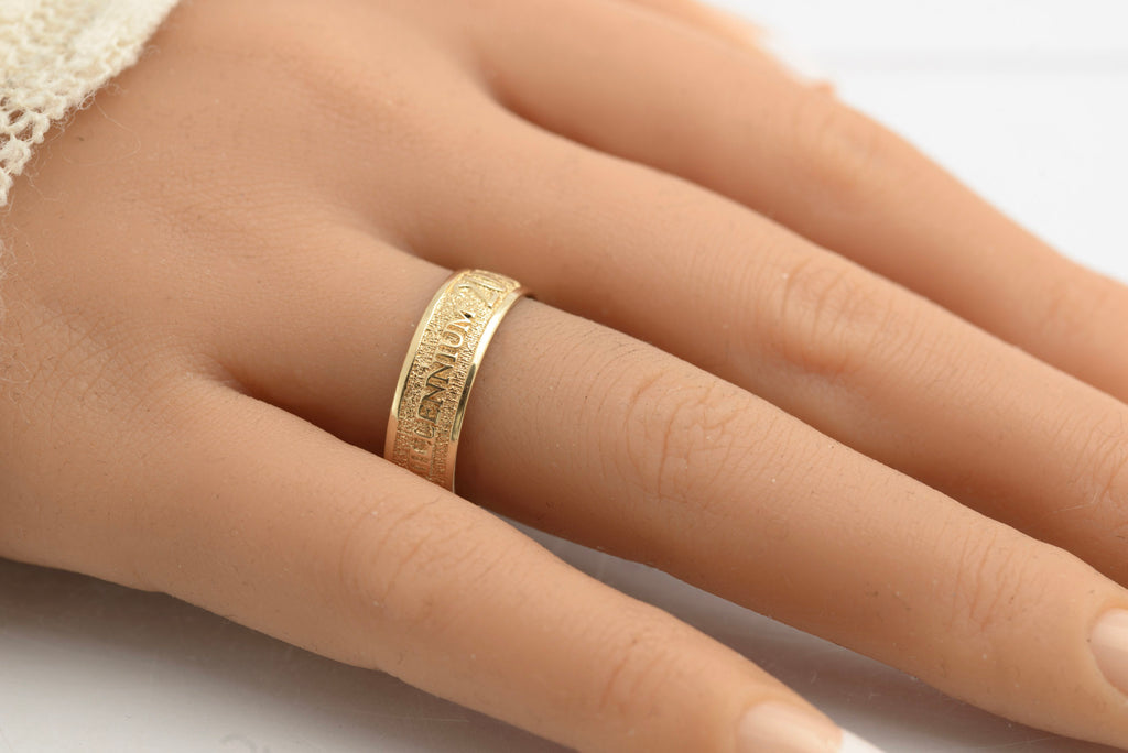 9ct Gold Millennium 2000 Celebration Band Ring London Hallmark Size R1/2 (C2824)