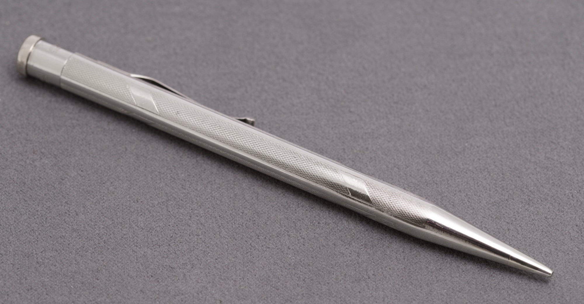 Vintage Yard-O-Led Art Deco Rhodium Plated Propelling Pencil - Engine Turned (C2832)