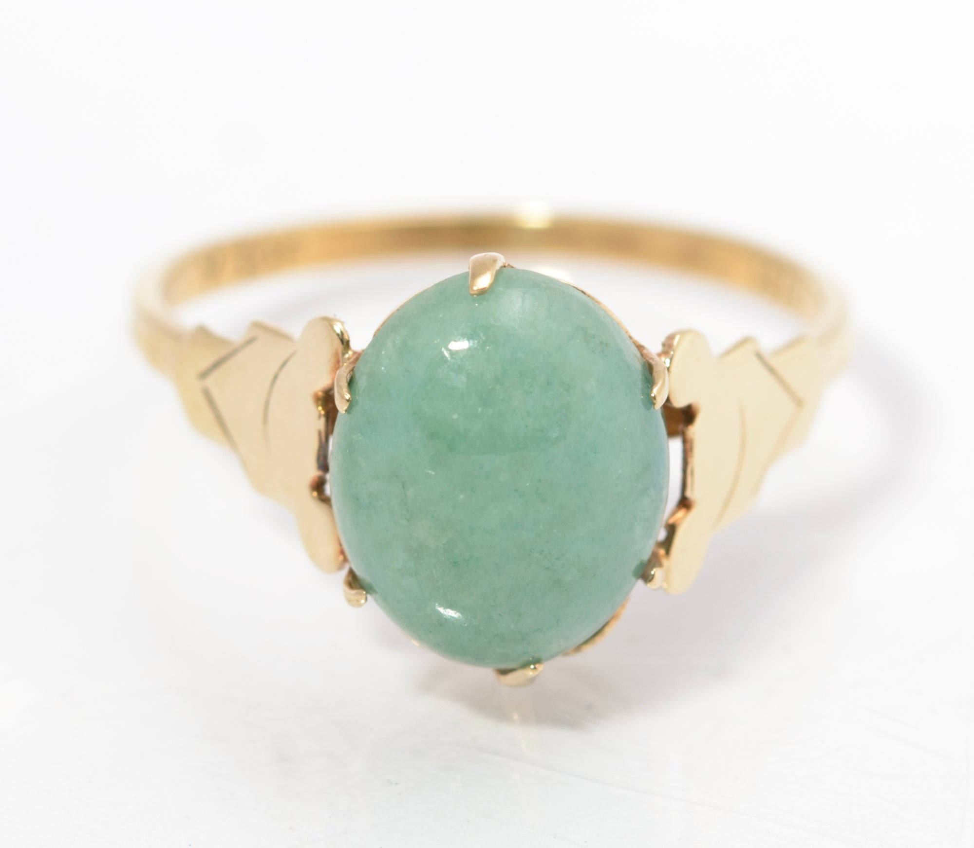 Vintage 9ct Gold Ring With Natural Jade Oval Polished Cabochon UK Size J (C2846)