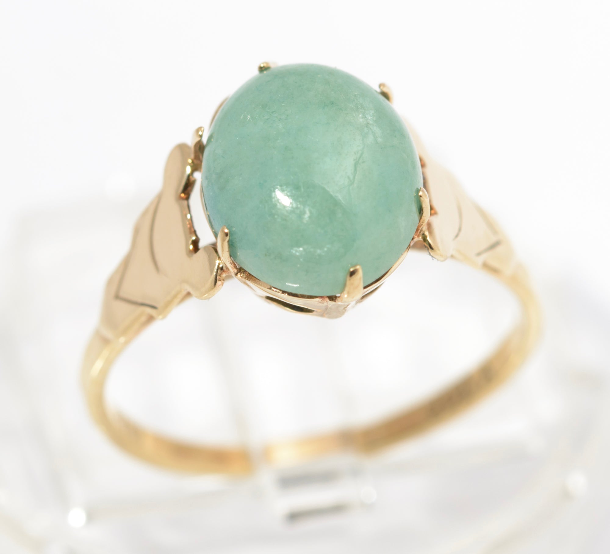 Vintage 9ct Gold Ring With Natural Jade Oval Polished Cabochon UK Size J (C2846)