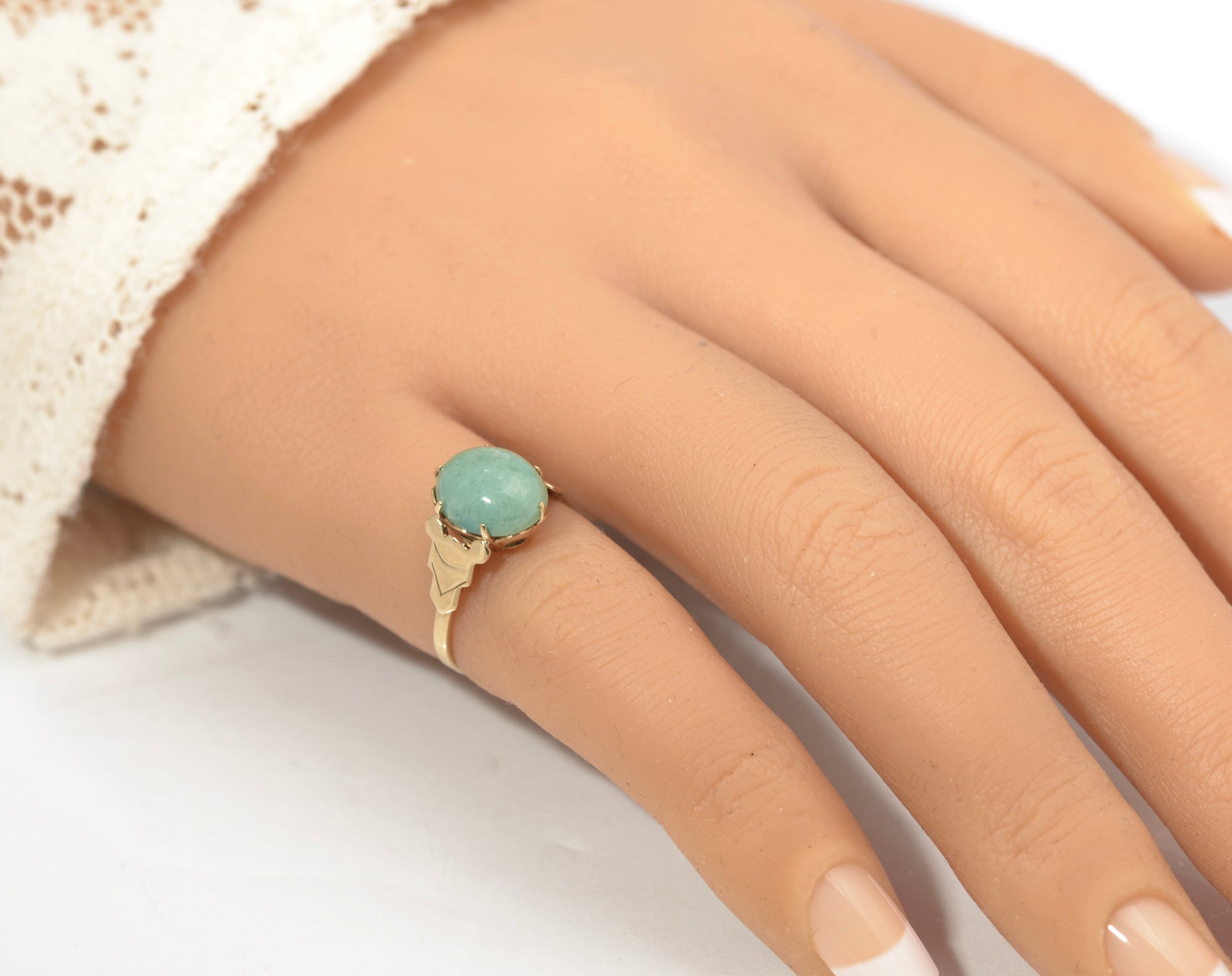 Vintage 9ct Gold Ring With Natural Jade Oval Polished Cabochon UK Size J (C2846)