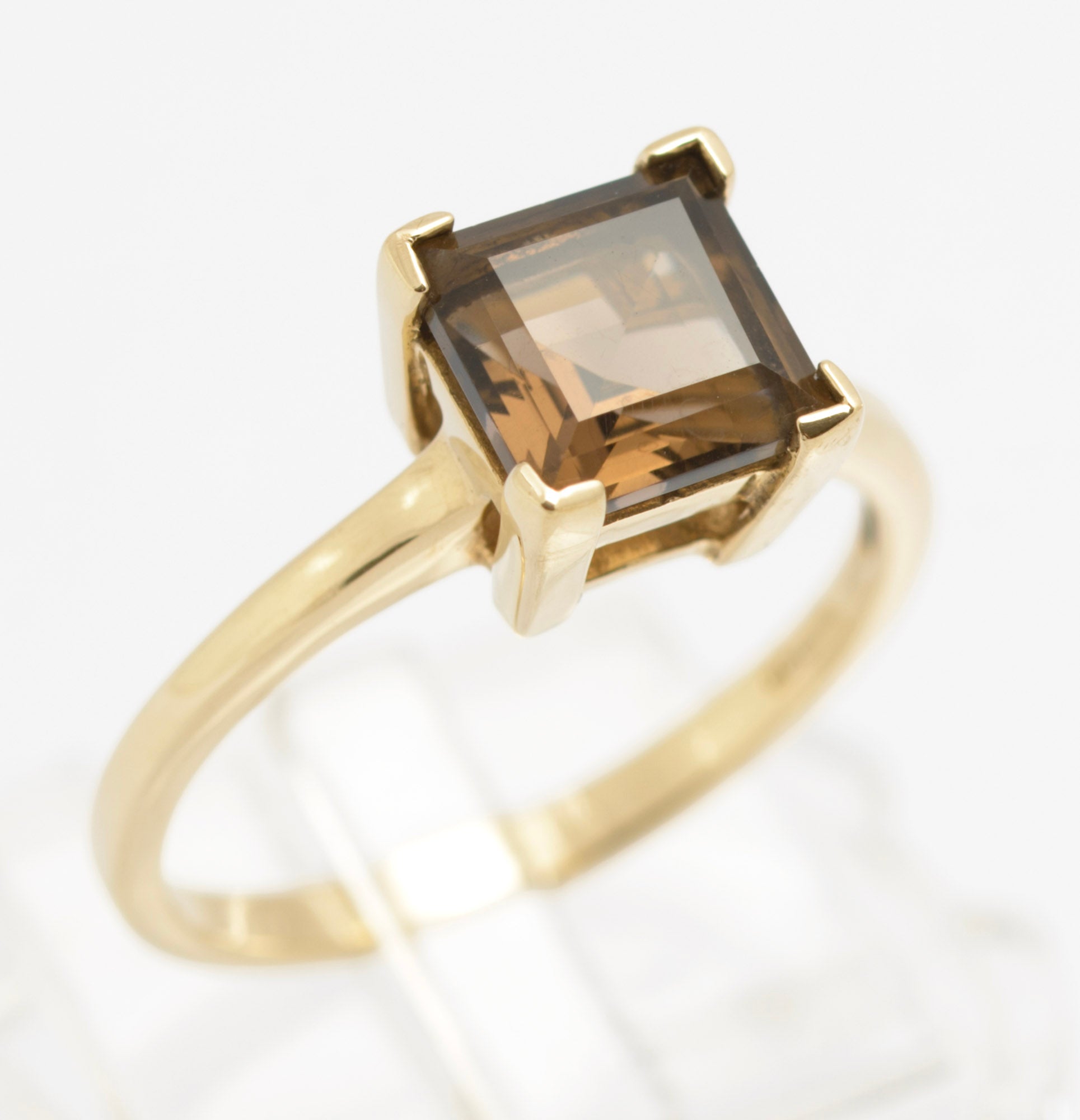 9ct Gold & Square Facet Cut Natural Smoky Quartz Ring Women's Size N (C2852)