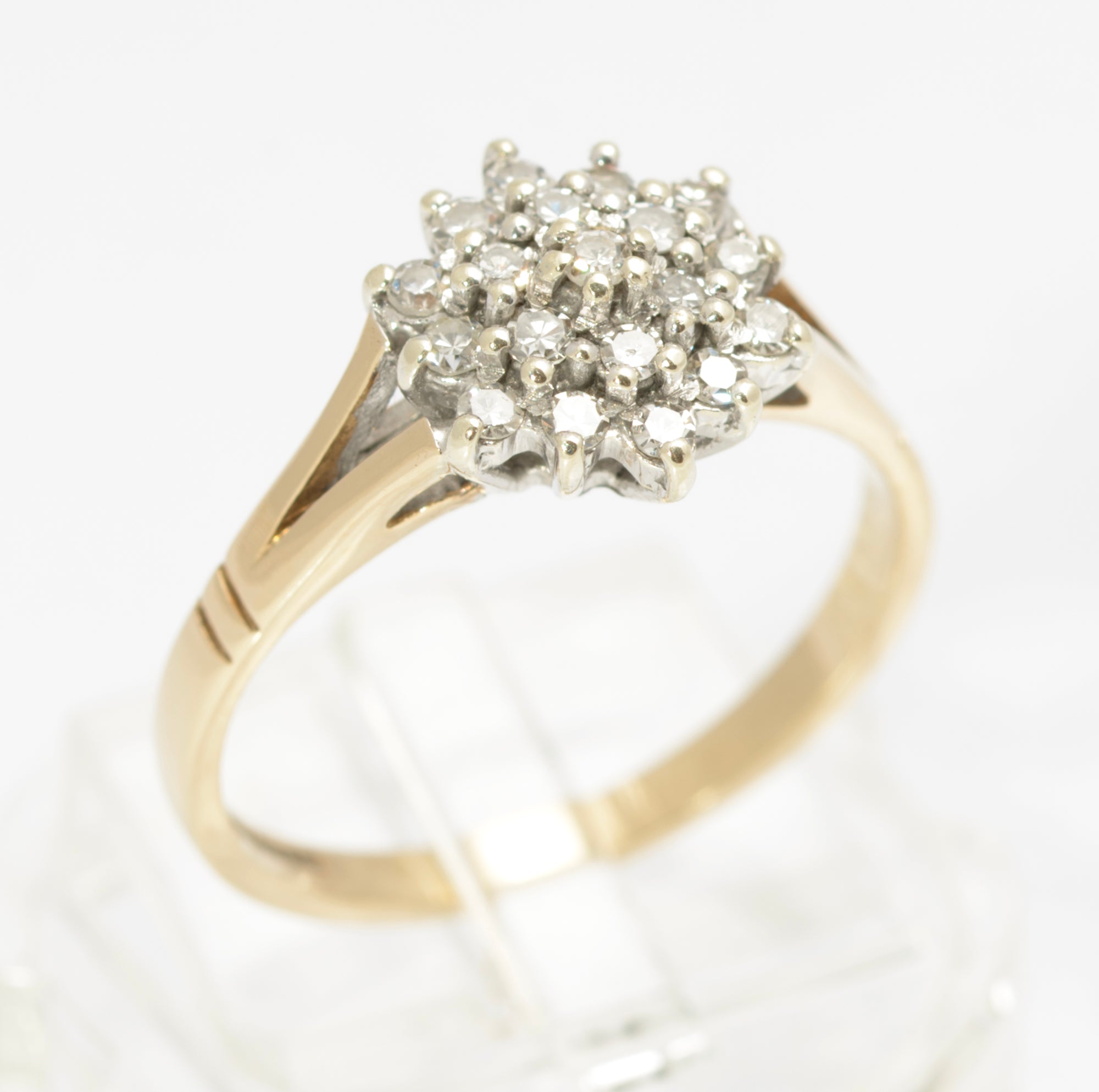 Vintage 9ct Yellow Gold Natural Diamond Cluster Ring Ladies UK Size P1/2 (C2853)