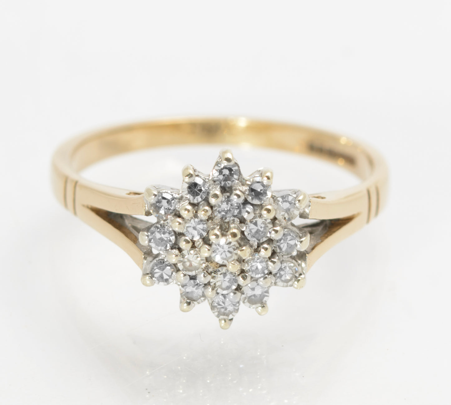 Vintage 9ct Yellow Gold Natural Diamond Cluster Ring Ladies UK Size P1/2 (C2853)
