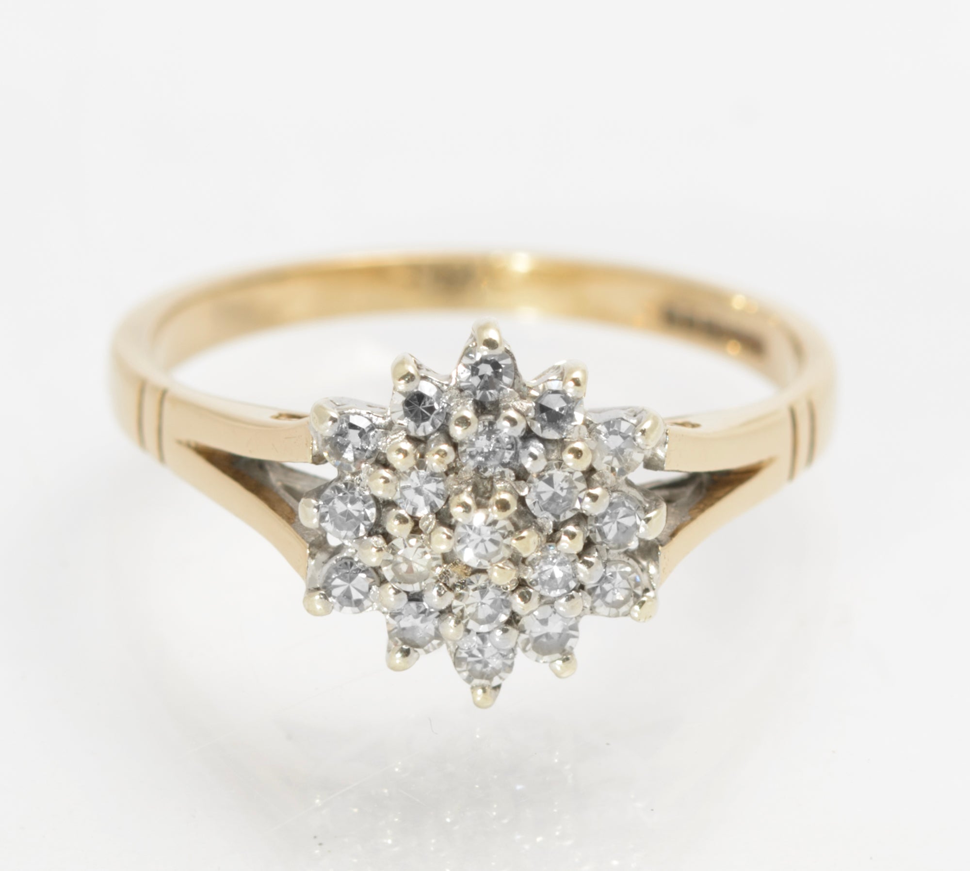 Vintage 9ct Yellow Gold Natural Diamond Cluster Ring Ladies UK Size P1/2 (C2853)