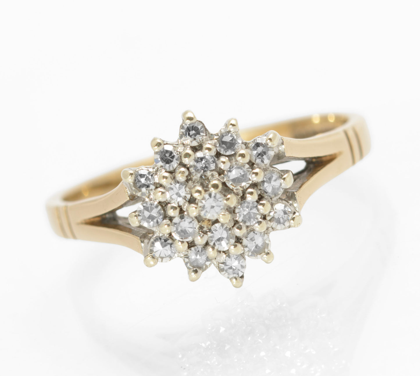 Vintage 9ct Yellow Gold Natural Diamond Cluster Ring Ladies UK Size P1/2 (C2853)