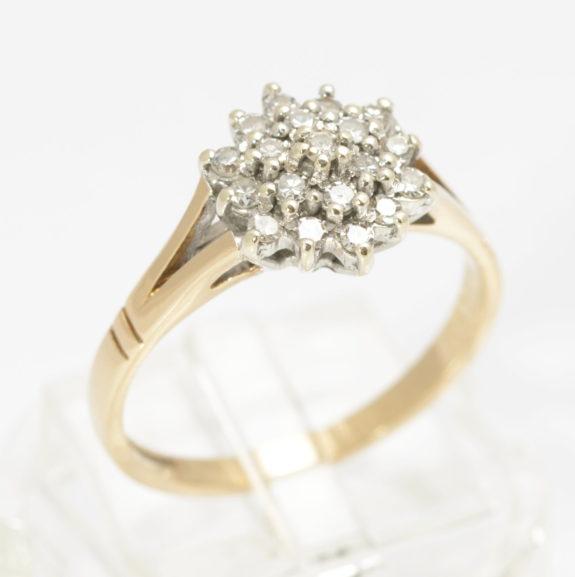Vintage 9ct Yellow Gold Natural Diamond Cluster Ring Ladies UK Size P1/2 (C2853)